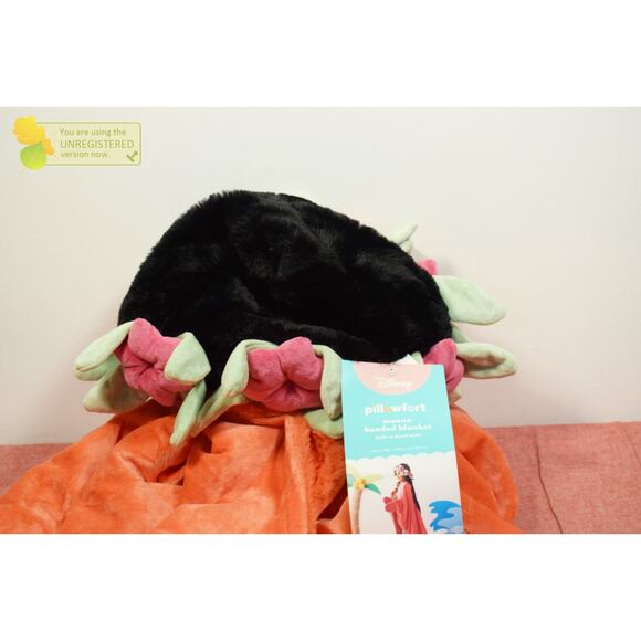 The Disney Collection by Pillowfort Princess Moana Kids' 40x50" Hooded Blanket* - Picture 3 of 5